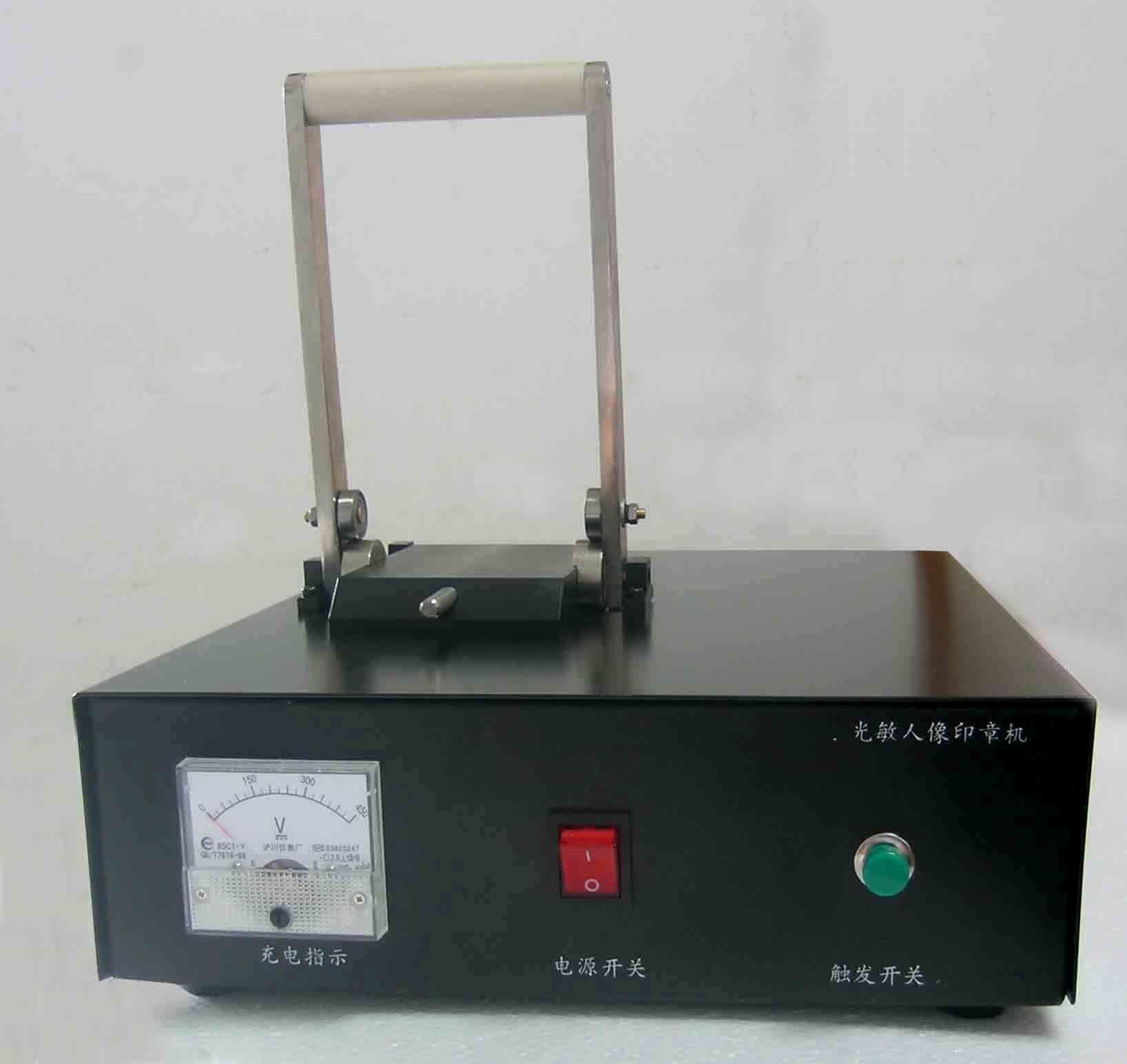 �������C